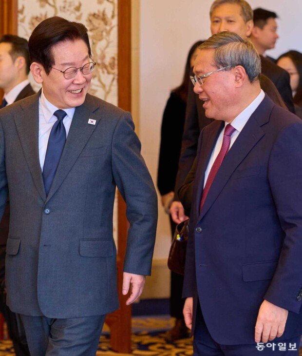 Lee pushes pragmatic approach in China meetings