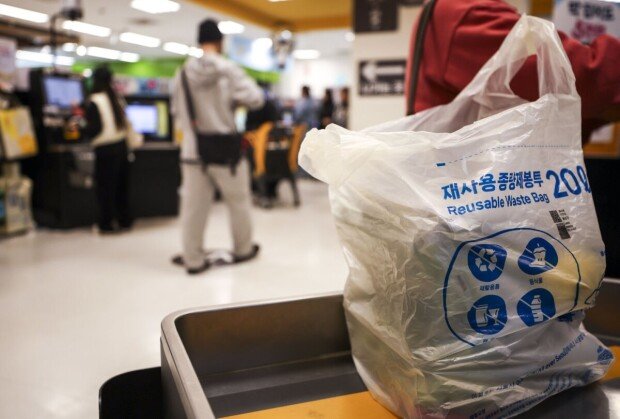 South Korea moves to curb exports, secure naphtha