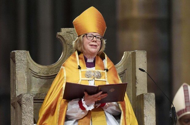 Sarah Mullally becomes first woman archbishop