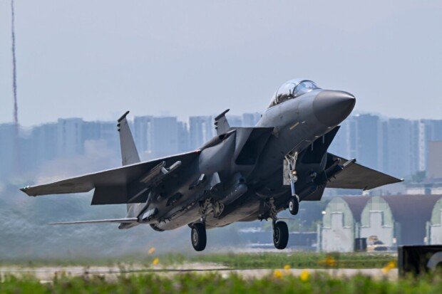 Audit finds pilot liable in jet collision