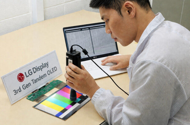 Samsung, LG unveil next-gen OLED displays