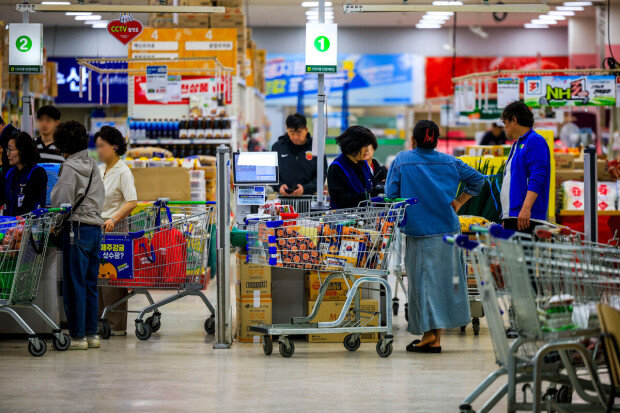 Inflation hits 19-month high on rising oil prices