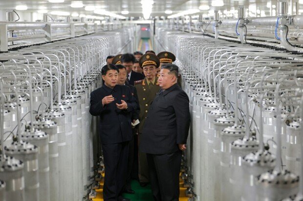 North Korea unveils suspected enrichment facility