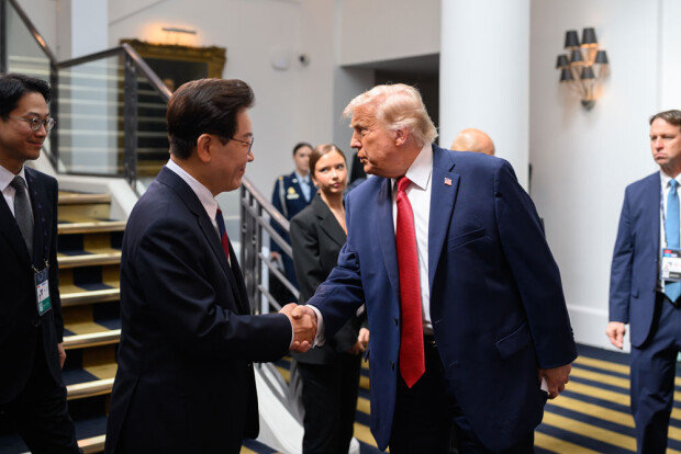 Lee outlines phased North Korea approach