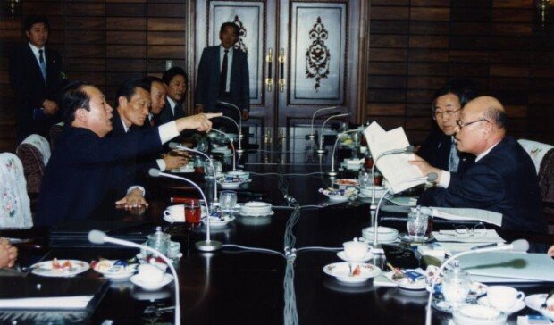 Declassified files reveal tense nuclear talks