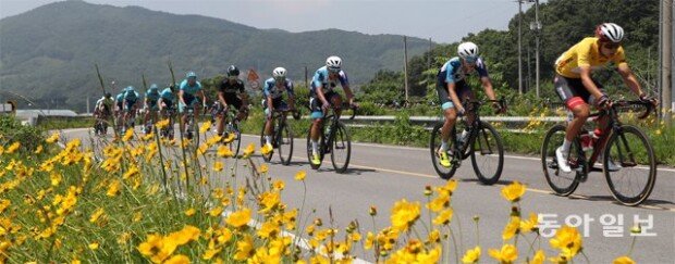 최형민 이틀째 꽃길...‘옐로 저지’ 지켰다