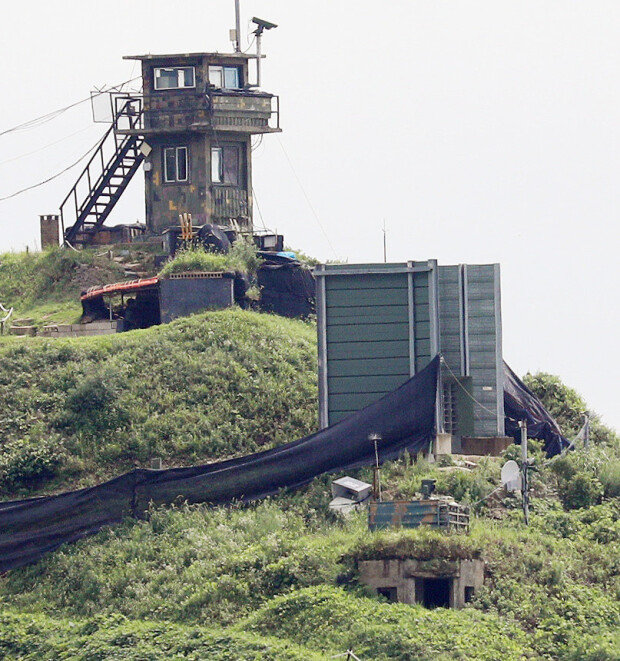 軍 대북확성기 방송, 재개 1년만에 중단