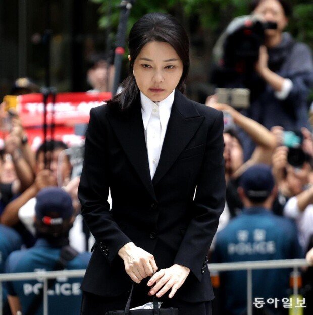 “저같이 아무것도 아닌 사람이 심려끼쳐… 죄송”