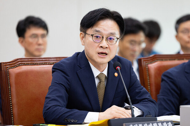 풍전등화 한 석유화학  민관 원팀으로 뭉쳐야