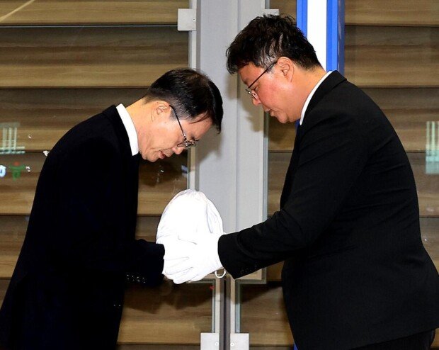  ‘고문 사망’ 대학생 유해, 74일만에 가족 품으로