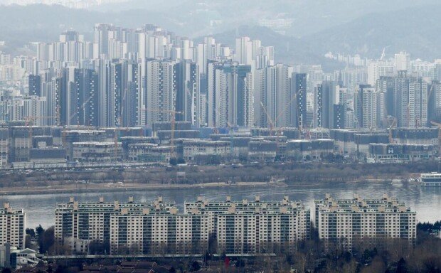 강남3구 아파트값 100주만에 꺾였다