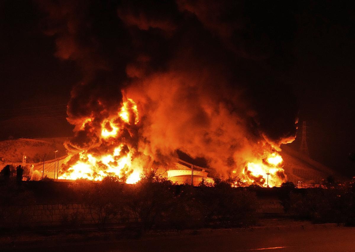 以色列空袭世界最大天然气田……伊朗用弹道导弹还击| 东亚日报