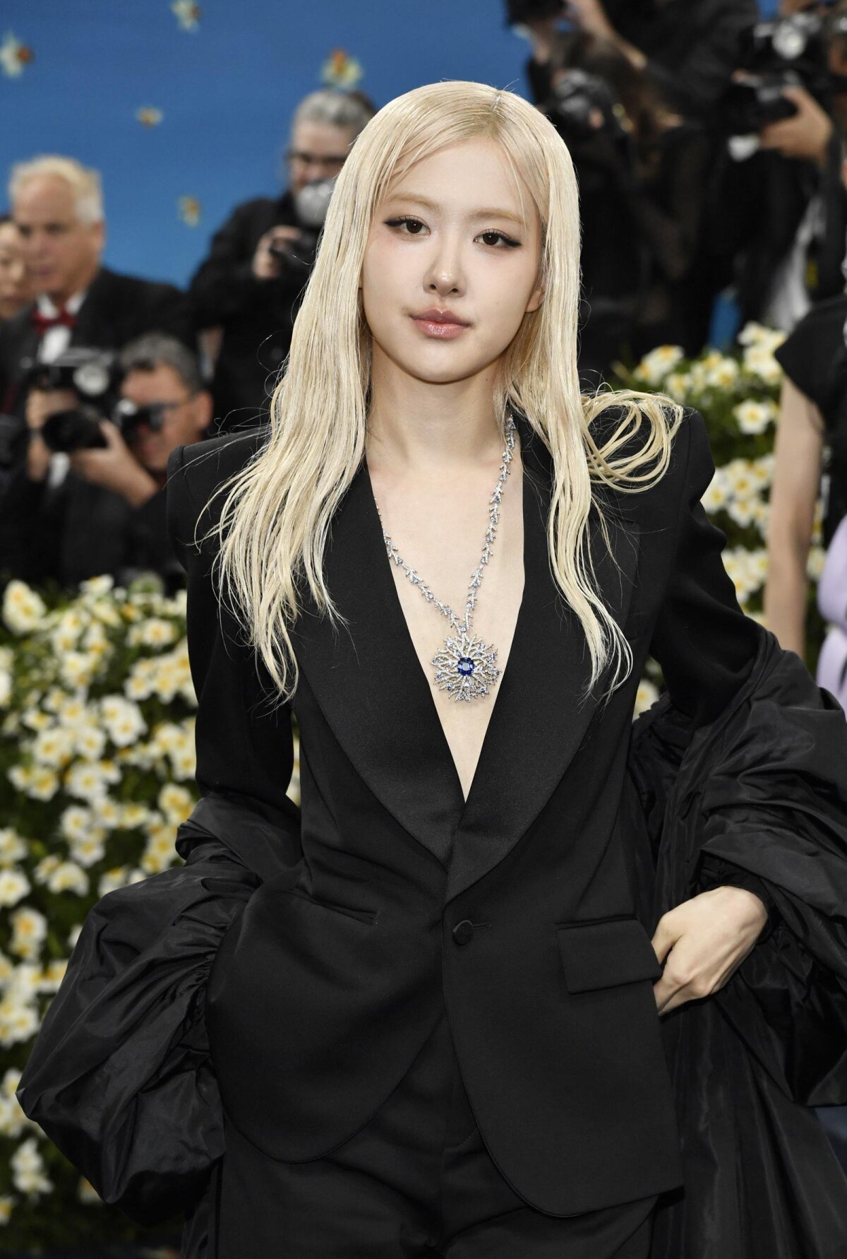 ROSÉ凭借《APT.》获VMA八项提名比肩Lady Gaga等国际巨星| 东亚日报