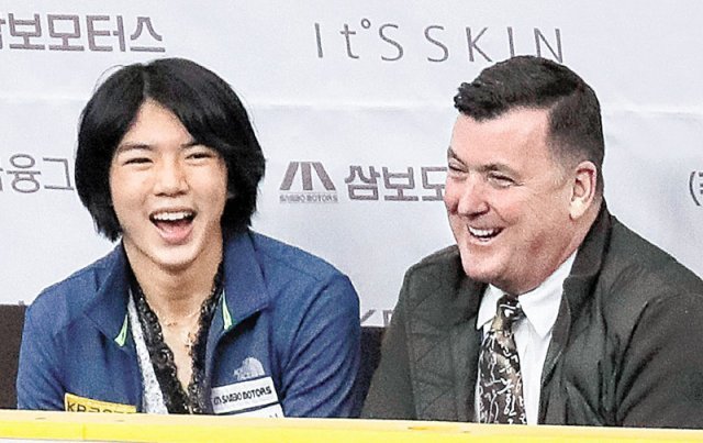 Brian Orser registers as Cha Jun-hwan's coach | The DONG-A ILBO