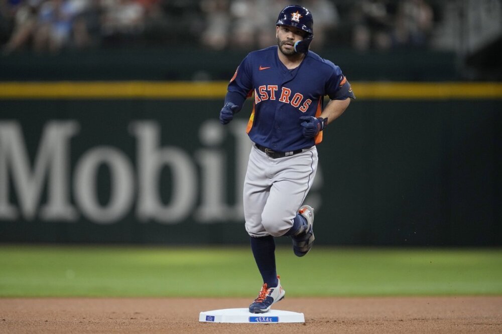 Houston's Jose Altuve hits 2-run homer to become 1st Astros player