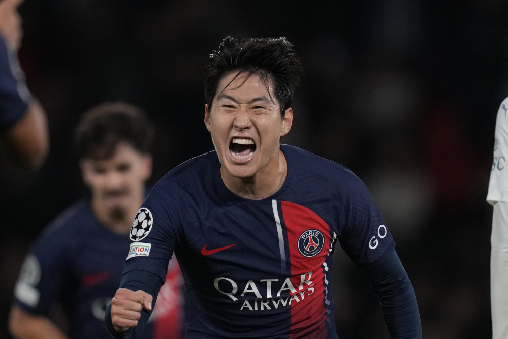 Lee Kang-in records first league assist to Mbappé at PSG | The DONG-A ILBO