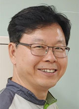 Teacher donates blood 165 times, guides youth