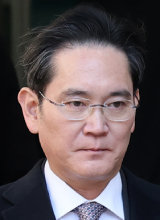 Samsung’s Lee Acquitted After Years of Prosecution