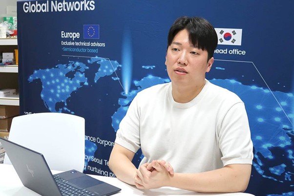 Chung explained OptiQ-Labs and ECDL system / source=IT dongA