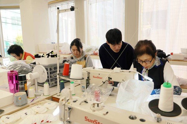 Leaflyze not only creates a better environment for sewing technicians but also builds competitiveness by accumulating skills in tasks difficult for robots to replace / source=IT dongA