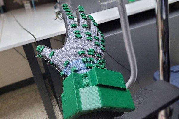 Elysian developing a glove-type VR controller prototype / source=Elysian 