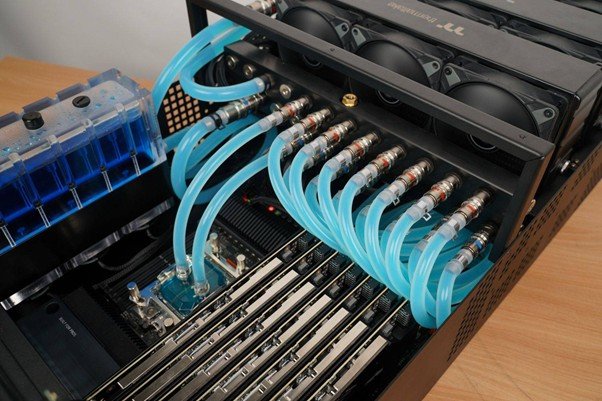  
Liquid cooling systems reduce data center power consumption by up to 40% compared to conventional air cooling / source=H3 Solution
