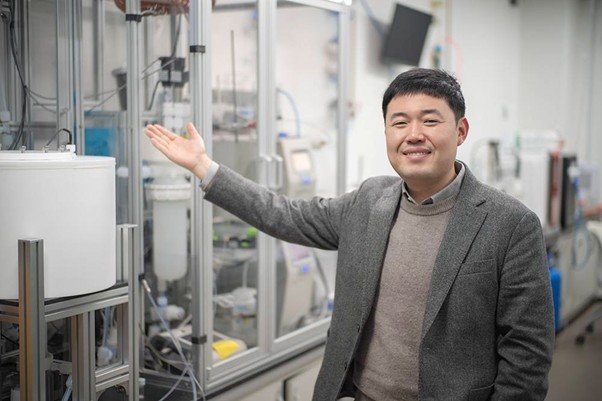 Kwak is introducing Aerosol monitoring devices / source=IT dongA