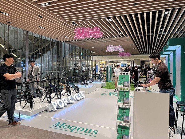 Moqous to open a pop-up store in a department store / source = Moqous