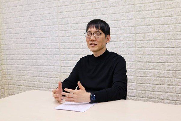 Kim started a business based on AI research. / source=IT DongA