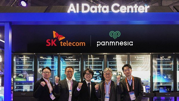 From left: Jason Lee, Head of Global Business Development at SKT; Yong-jin Cho, CPO of Panmnesia; Myoung-soo Jung, CEO of Panmnesia; Suk-Geun Chung, Head of AI CIC at SKT; Min-young Jeong, Head of AIDC Solutions at SKT. / source=Panmnesia