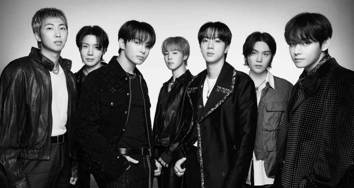 BTS wins three at MTV VMAs, including song of year - 동아일보