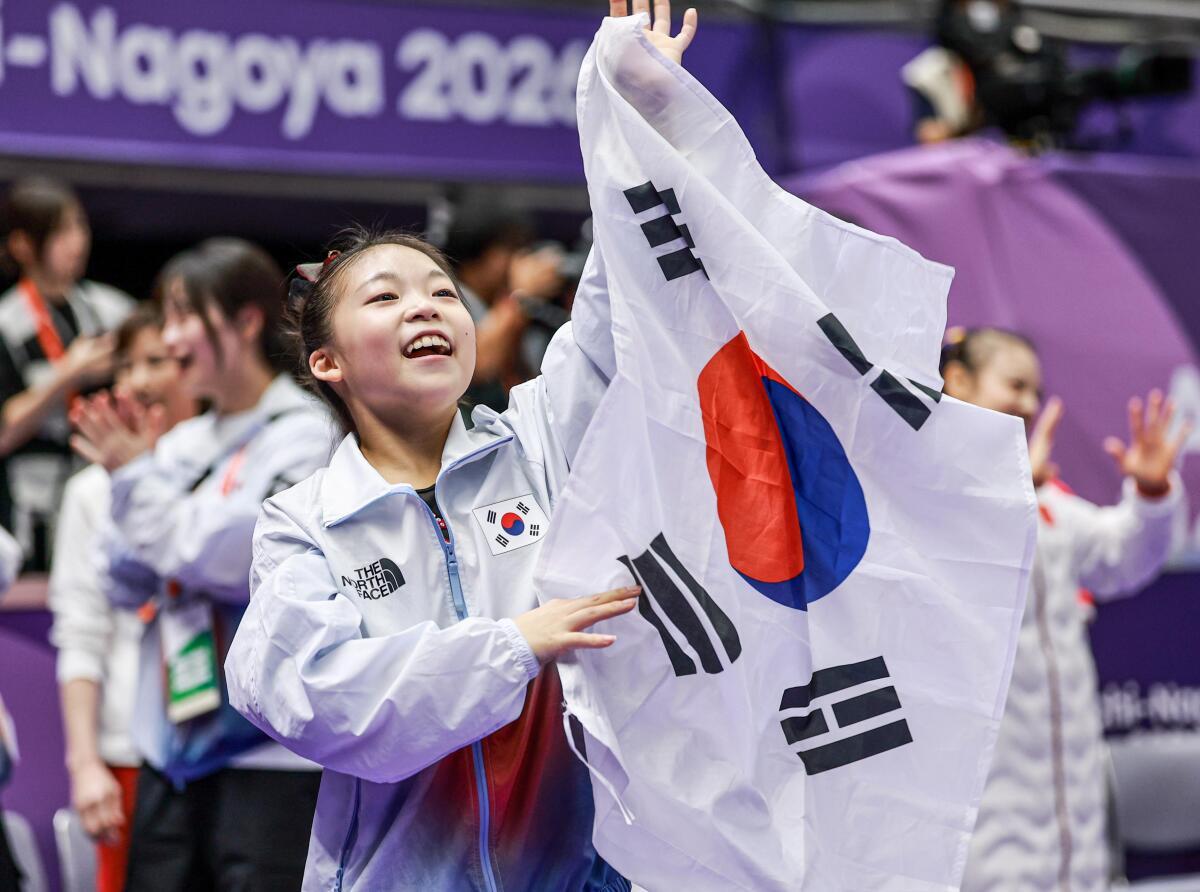 South Korea’s teenage athletes shine at Asian Games - 동아일보