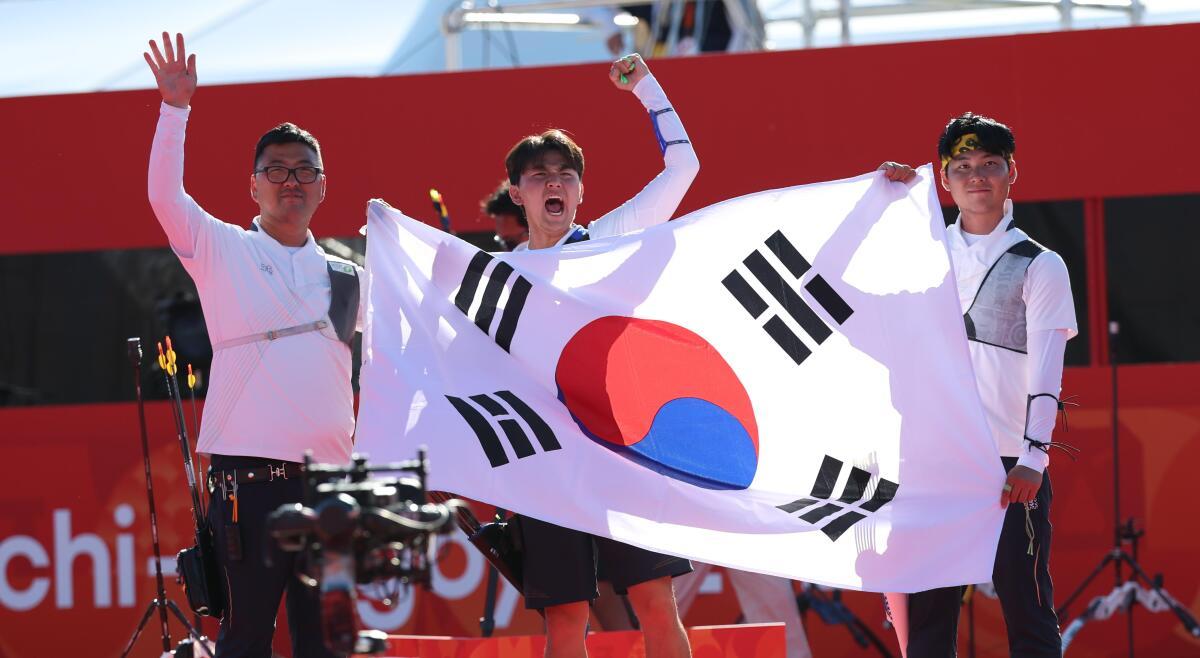South Korea men end archery team’s gold drought - 동아일보