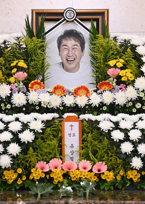 韓国サッカーの大きな星散る 柳想鉄氏葬儀場に各界の弔問相次ぐ 東亜日報