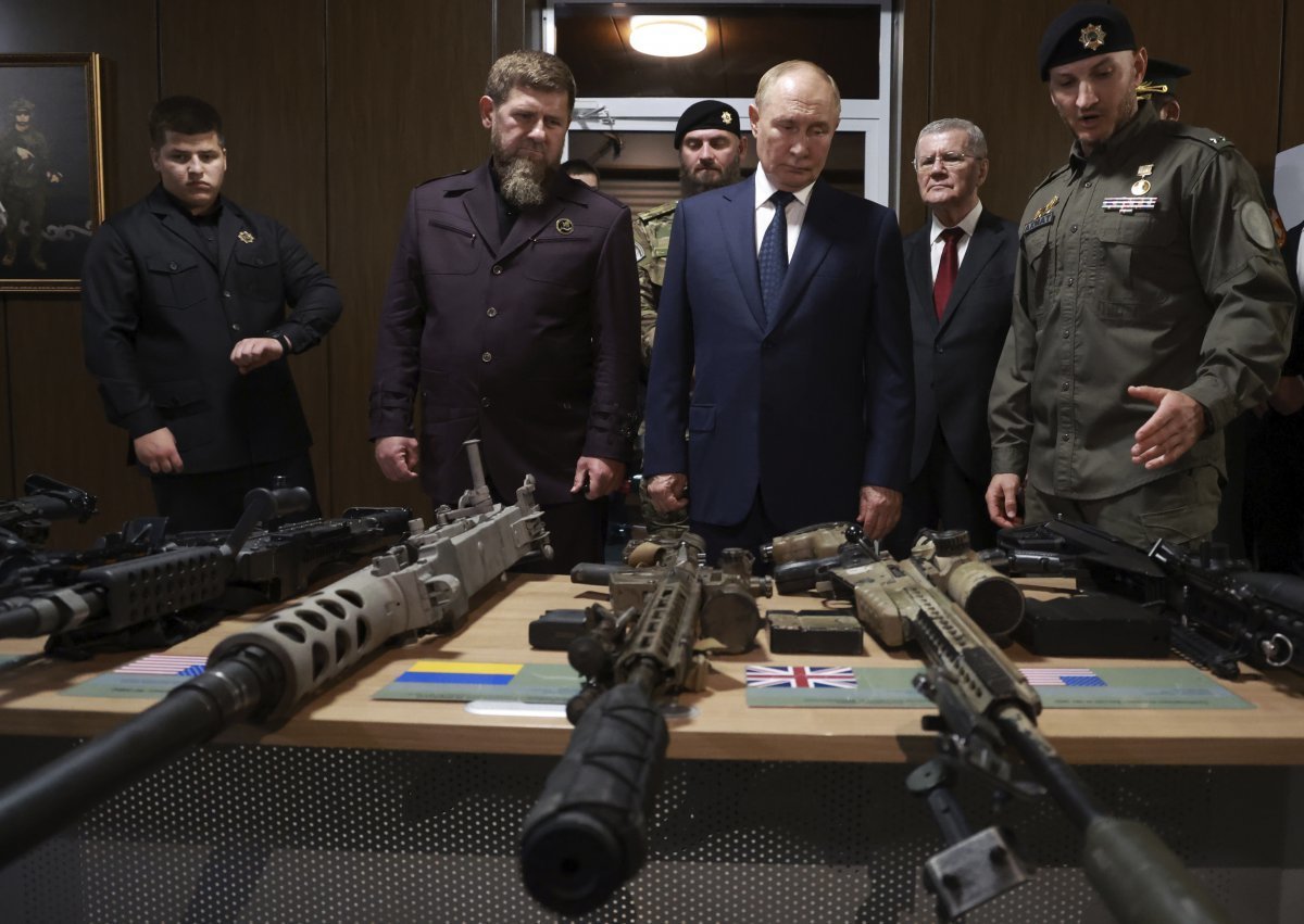 プーチン大統領が13年ぶりにチェチェン訪問、「あなたたちがいる限り