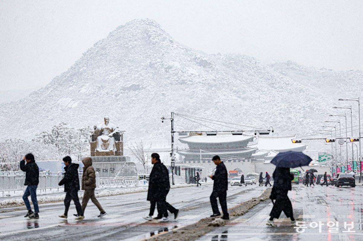 雪 ソウルで117年ぶりに「11月の大雪」、きょうも最大20センチの