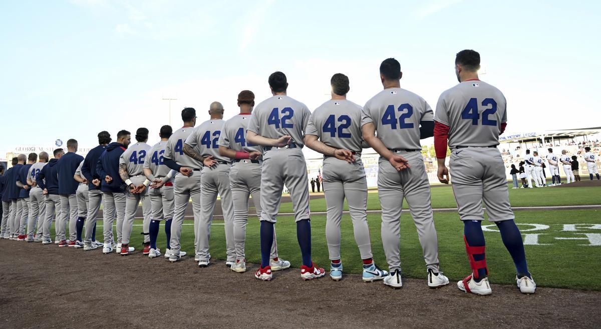 4月15日は「ジャッキー・ロビンソンデー」、全員が背番号「42」を