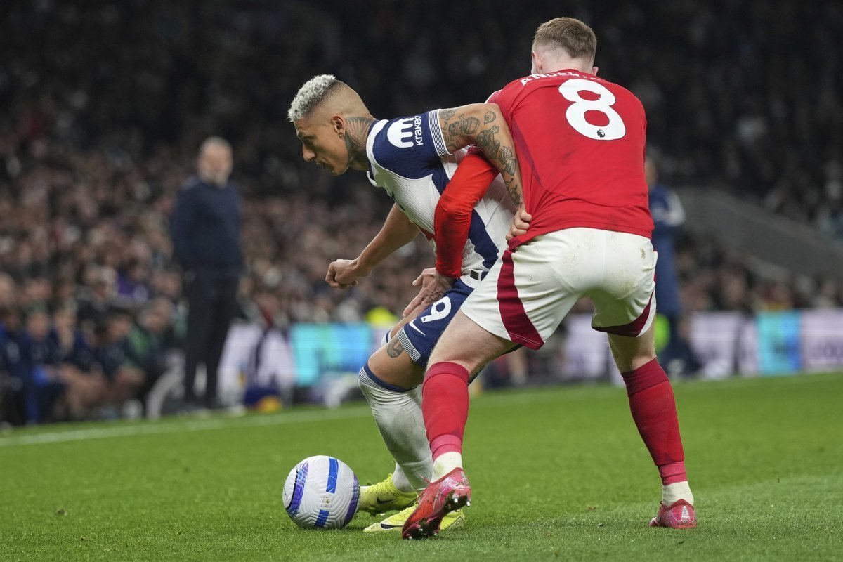 足首ケガの孫興民が欠場すると…トッテナムが2連敗 | 東亜日報