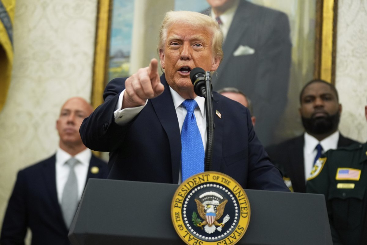 トランプ氏、再選後最初の月に２０億ドル稼ぐ…「家族事業に大統領権力を利用」 | 東亜日報