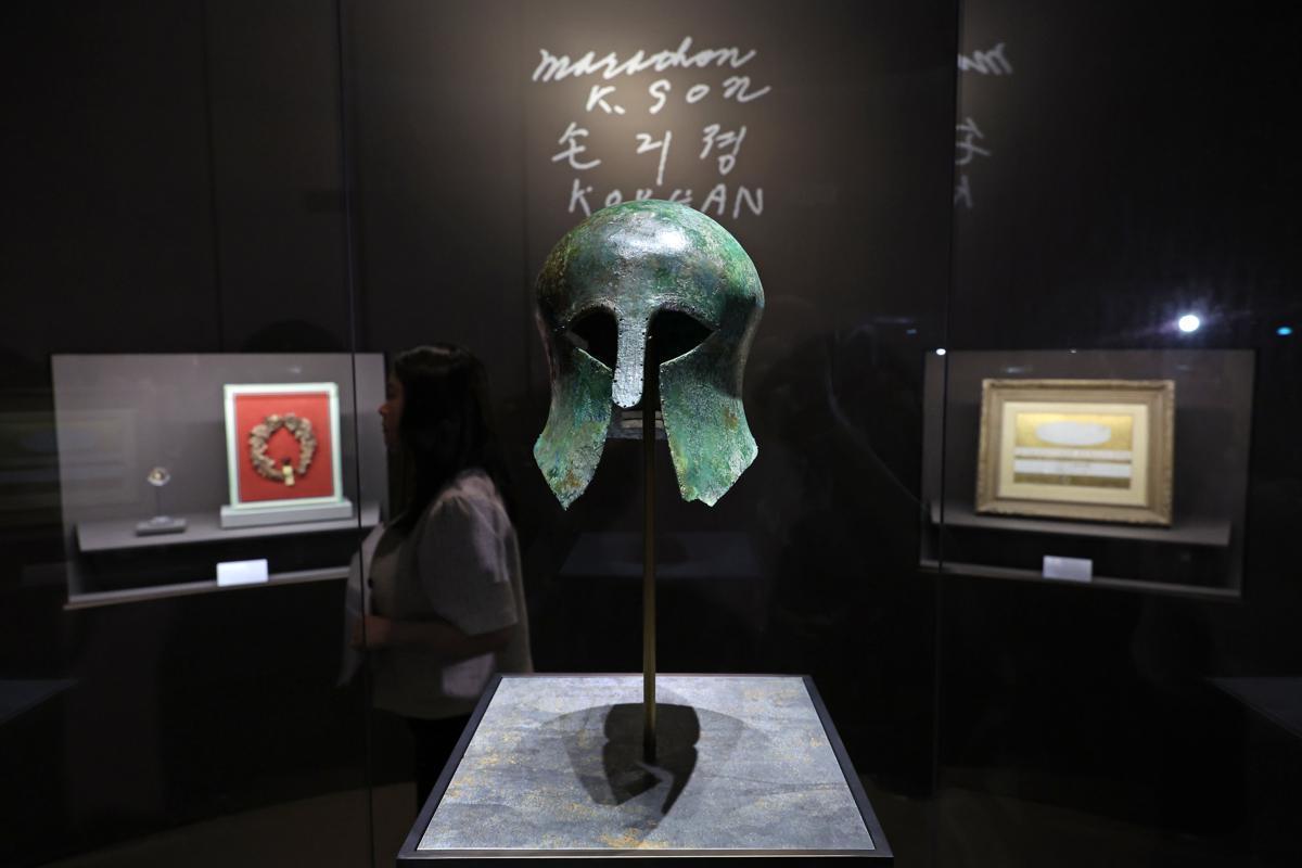孫基禎さんの「二つ目の金メダル」青銅の兜、国立中央博が特別展