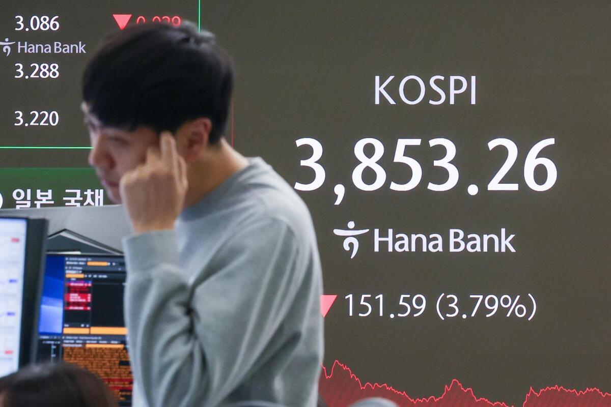 半日しか続かなかった「NVIDIA効果」 ＫＯＳＰＩ３．８％下落し３９００割れ | 東亜日報