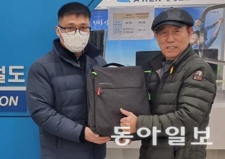 “아내 사진 담긴 가방 잃었다니 격려전화 100통”