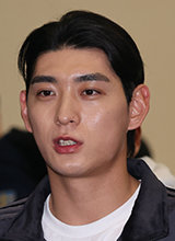 이정후, LA공항서 한때 억류… 팰로시가 석방 도와