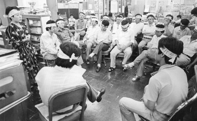 1987년 9월 21일에는 동아일보 출판국 기자 일동이 ‘신동아 제작탄압을 즉각 중지하라’는
 제목의 결의문을 채택하고 철야농성에 들어갔다.