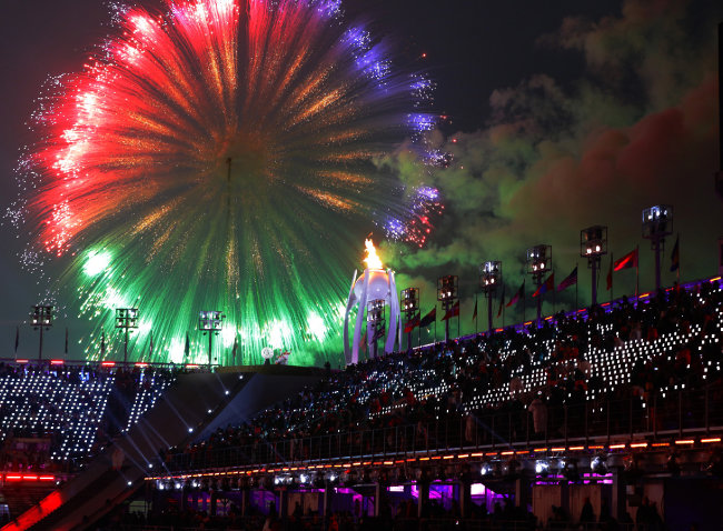 3월 9일 2018 평창 동계패럴림픽대회 개막식에서 펼쳐진 화려한 불꽃 쇼.