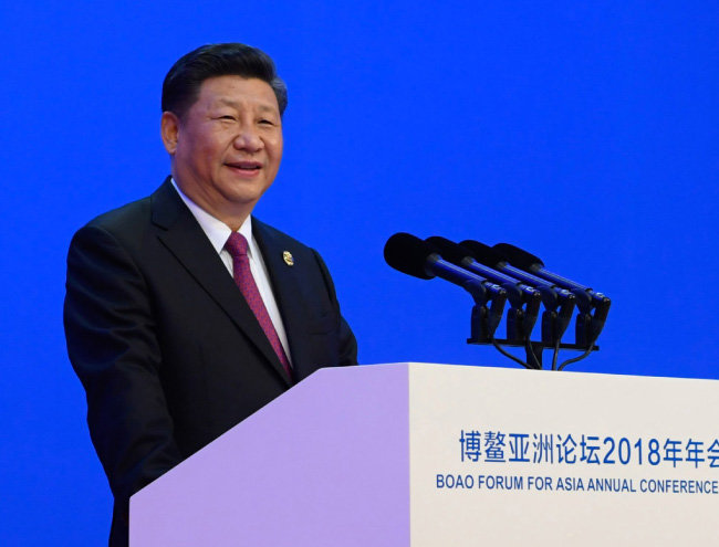 시진핑 중국 국가주석이 4월 10일 중국 하이난성 보아오포럼에서 시장개방확대조치를 내놓으며 미·중 무역전쟁을 피하려는 제스처를 보였다. [신화통신/뉴시스]