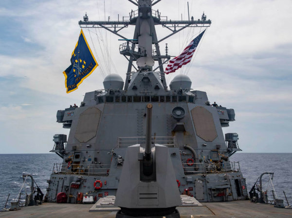 5월 28일 미국 해군 머스틴함이 중국이 영유권을 주장하는 남중국해 파라셀제도를 통과하고 있다. 남중국해는 미·중이 군사적으로 충돌할 수 있는 곳이다.  [미국 해군 트위터]