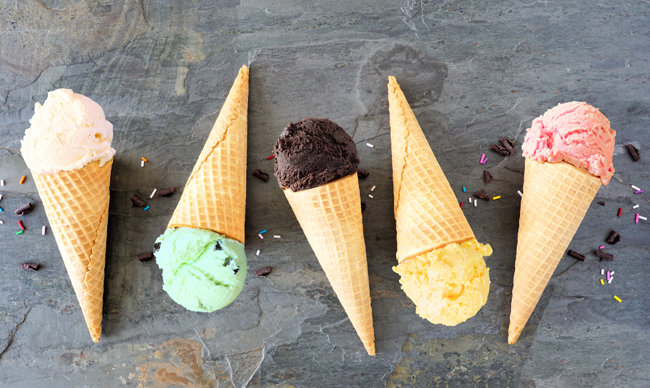 최근 민트초코맛 아이스크림(왼쪽에서 두 번째), 마카롱, 쿠키 등이 디저트업계에서 돌풍을 일으키고 있다. [GettyImage]