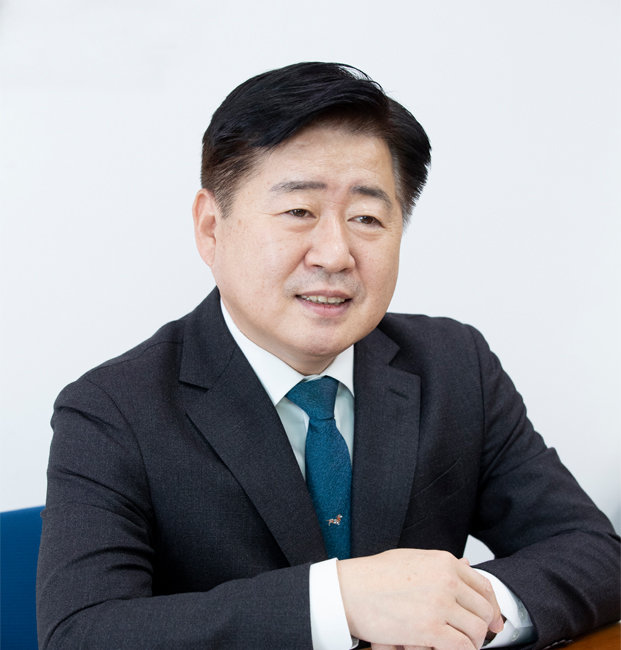 오영훈 더불어민주당 의원이 2021년 12월 13일 국회에서 ‘신동아’와 인터뷰를 하고 있다. [지호영 기자]