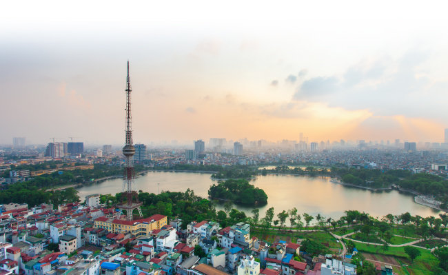 베트남은 전체 인구의 평균연령이 젊어 성장잠재력이 높은 국가로 평가된다. 사진은 하늘에서 내려다본 하노이 도심 전경. [Gettyimage]